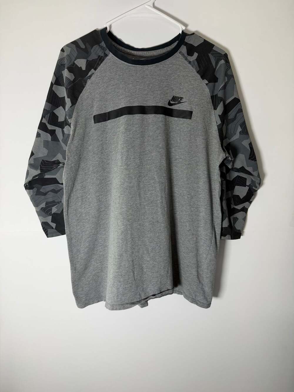 Nike Long Sleeve T-Shirt Grey Camo Raglan Size L